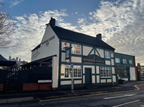 Отель The Windsor Castle Inn  Стоурбридж